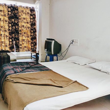 Hotel Ashwini Lodge Mysore Buitenkant foto